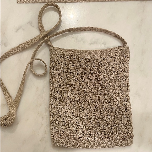 Elegant Tan Crochet Shoulder/crossbody Bag - Picture 2 of 9